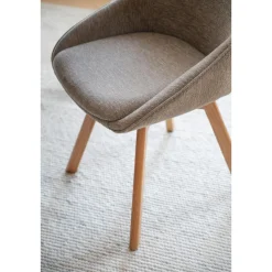 Alison tuoli lakattu tammijalka / tumma beige kangas